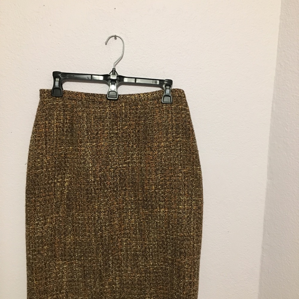 Wool size 6 Kasper skirt perfect for fall!
